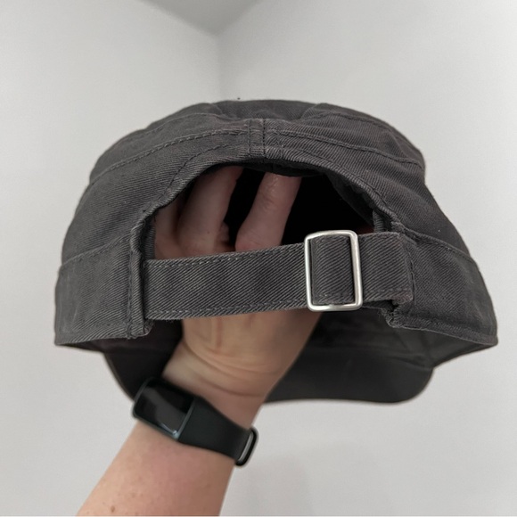 Women’s Atlanta Braves Hat - Picture 3 of 5